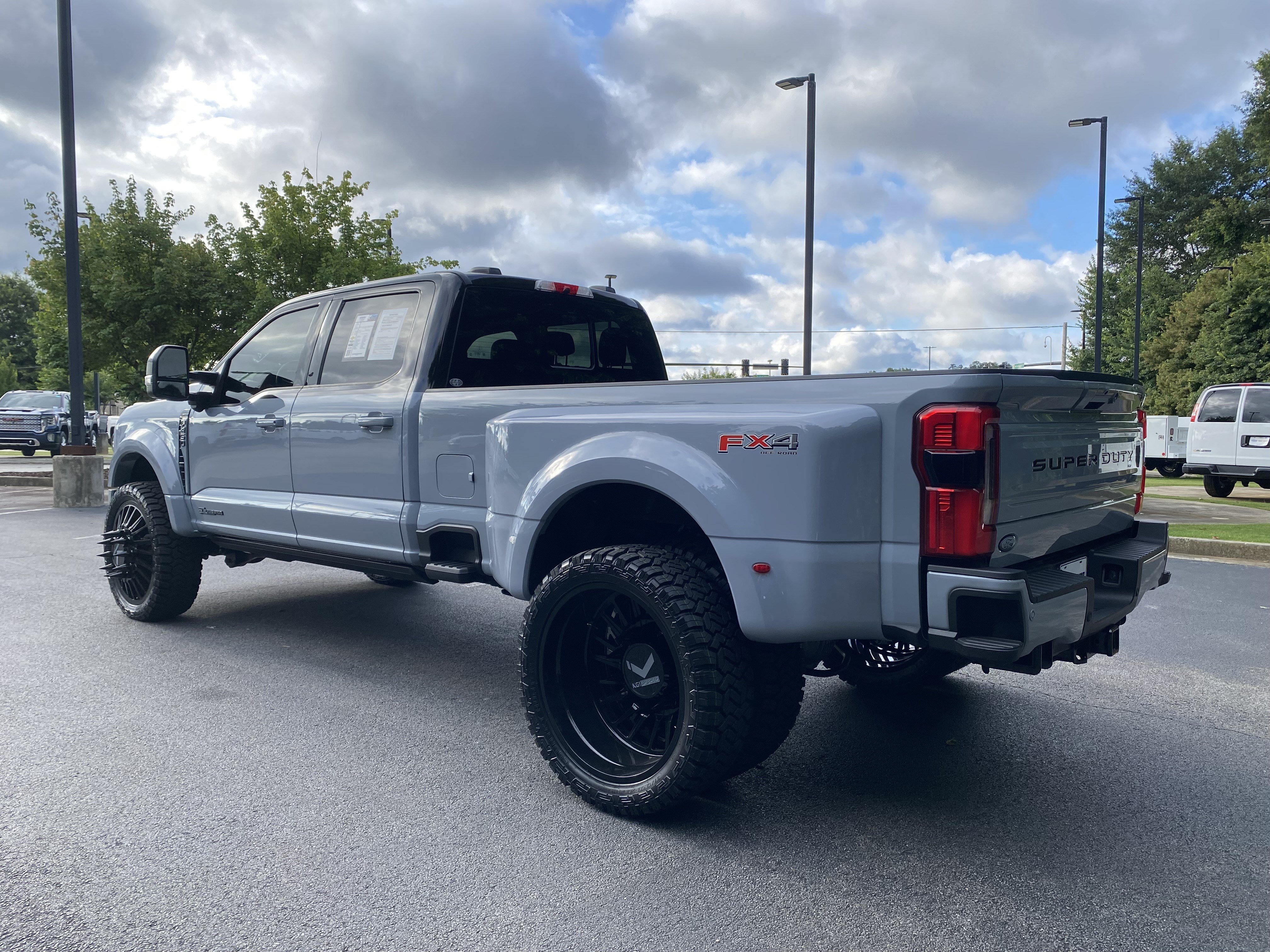 Used 2025 Ford F450 Platinum w/ FX4 Off-Road Package AWD/4WD image 7