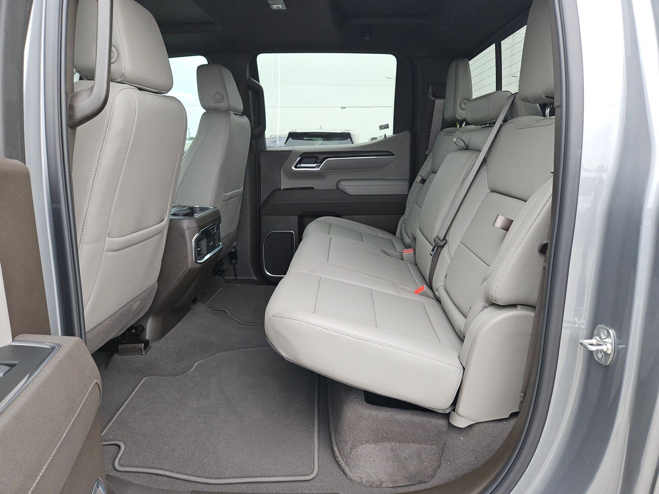 Used 2025 GMC Sierra 1500 SLT RWD image 14