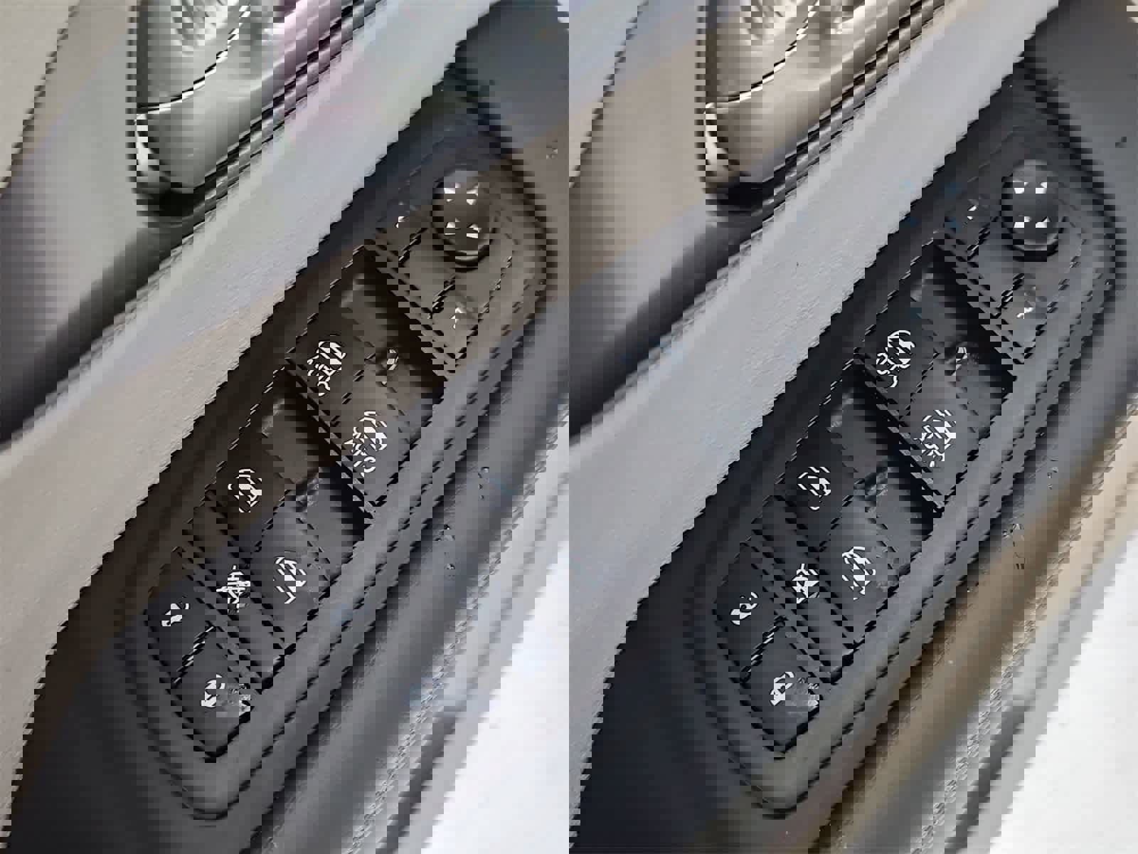 Used 2024 Chrysler Pacifica Touring-L image 17