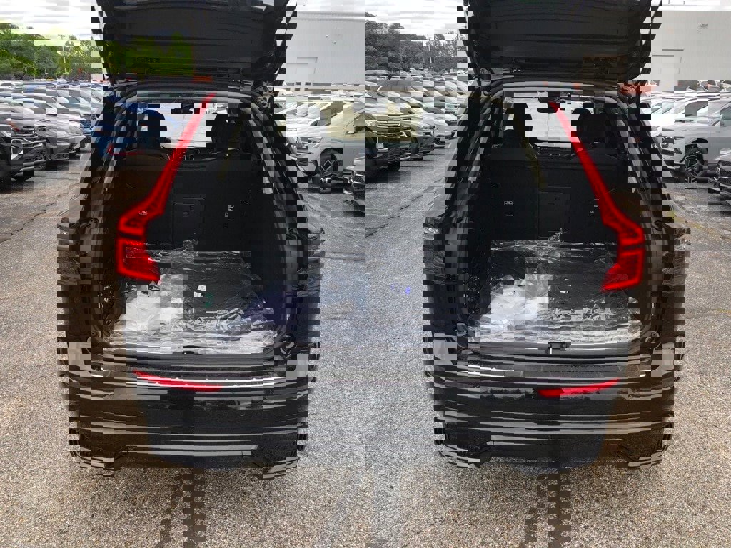 Used 2025 Volvo XC60 B5 Ultra w/ Protection Package Premier image 34