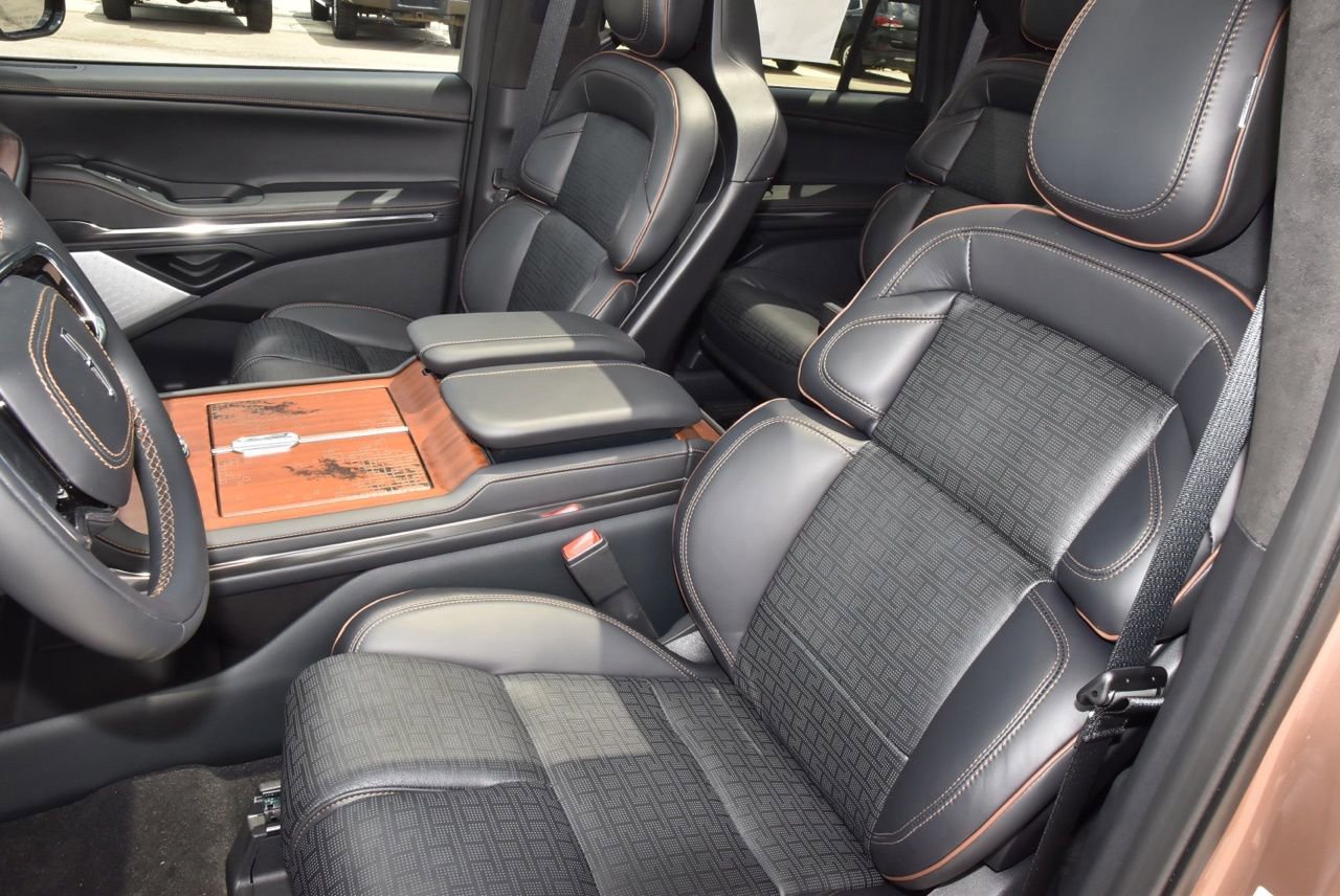 New 2026 Lincoln Navigator L Black Label AWD/4WD image 34