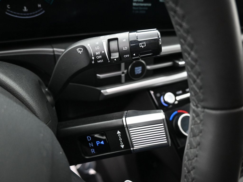 Used 2025 Hyundai Santa Fe SEL w/ Tow & Go Package image 16