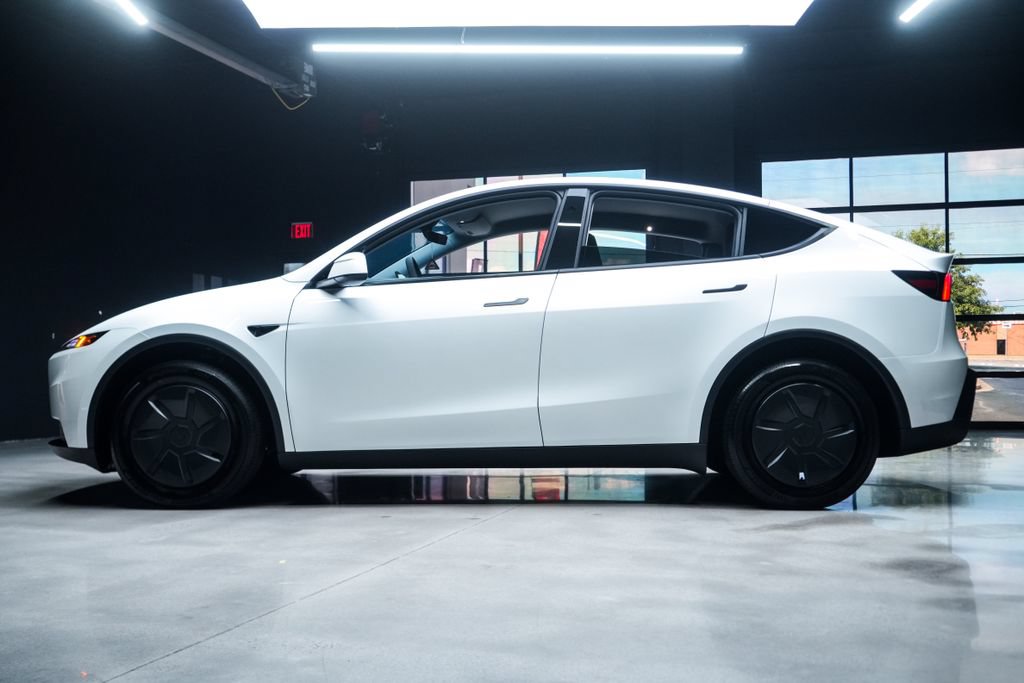 Used 2026 Tesla Model Y 2WD image 22