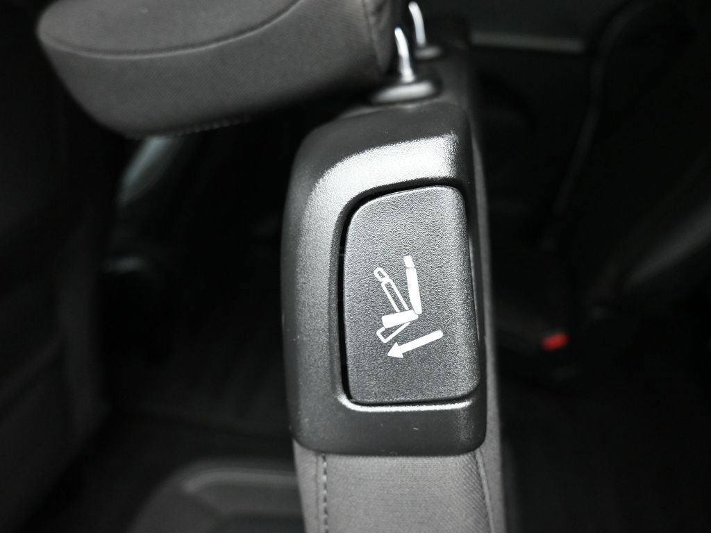 Used 2024 Chrysler Pacifica Touring image 41