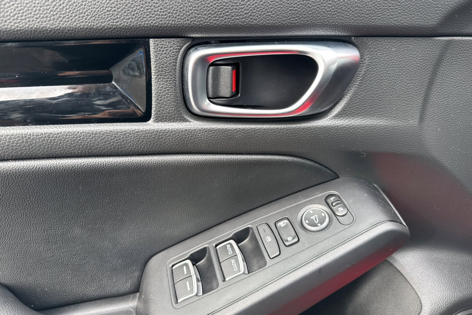 Used 2022 Honda Civic EX-L image 12