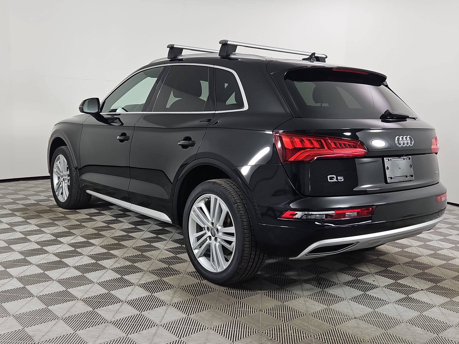Used 2020 Audi Q5 2.0T Premium Plus w/ Premium Plus Package AWD/4WD image 5