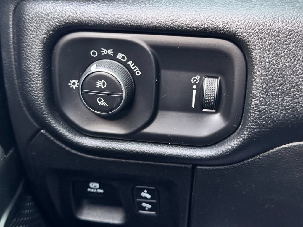 Used 2021 RAM 1500 Big Horn AWD/4WD image 31