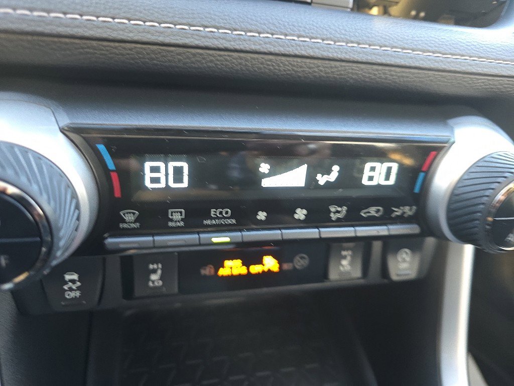 Used 2023 Toyota RAV4 XLE Premium image 27