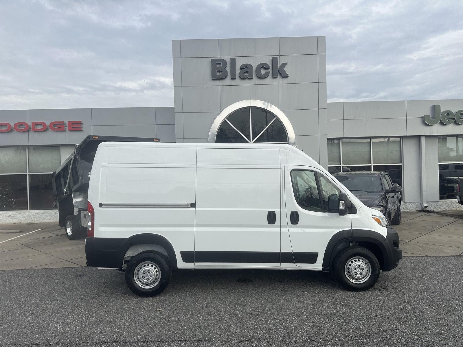 New 2026 RAM ProMaster 1500 w/ Convenience Group FWD image 3