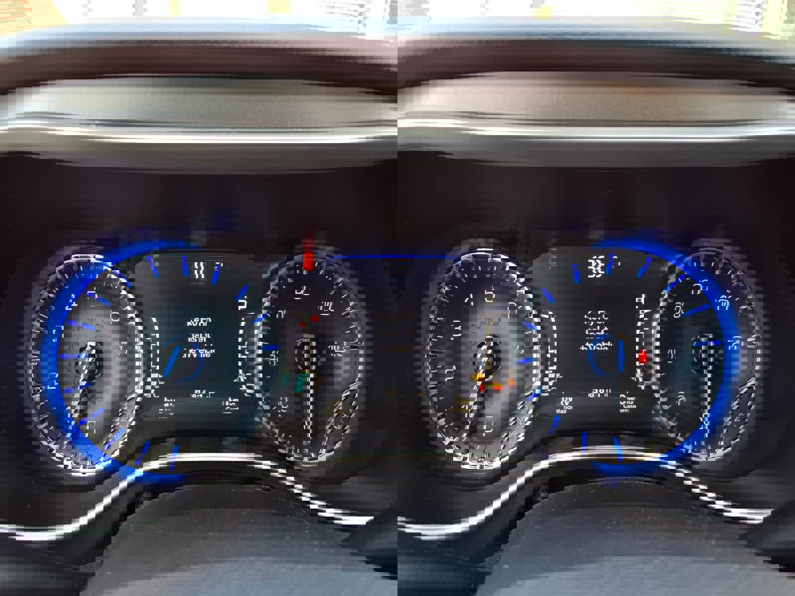 Used 2024 Chrysler Pacifica Touring-L image 18