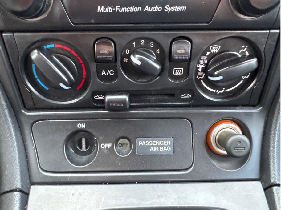 Used 2002 MAZDA MX-5 Miata image 17