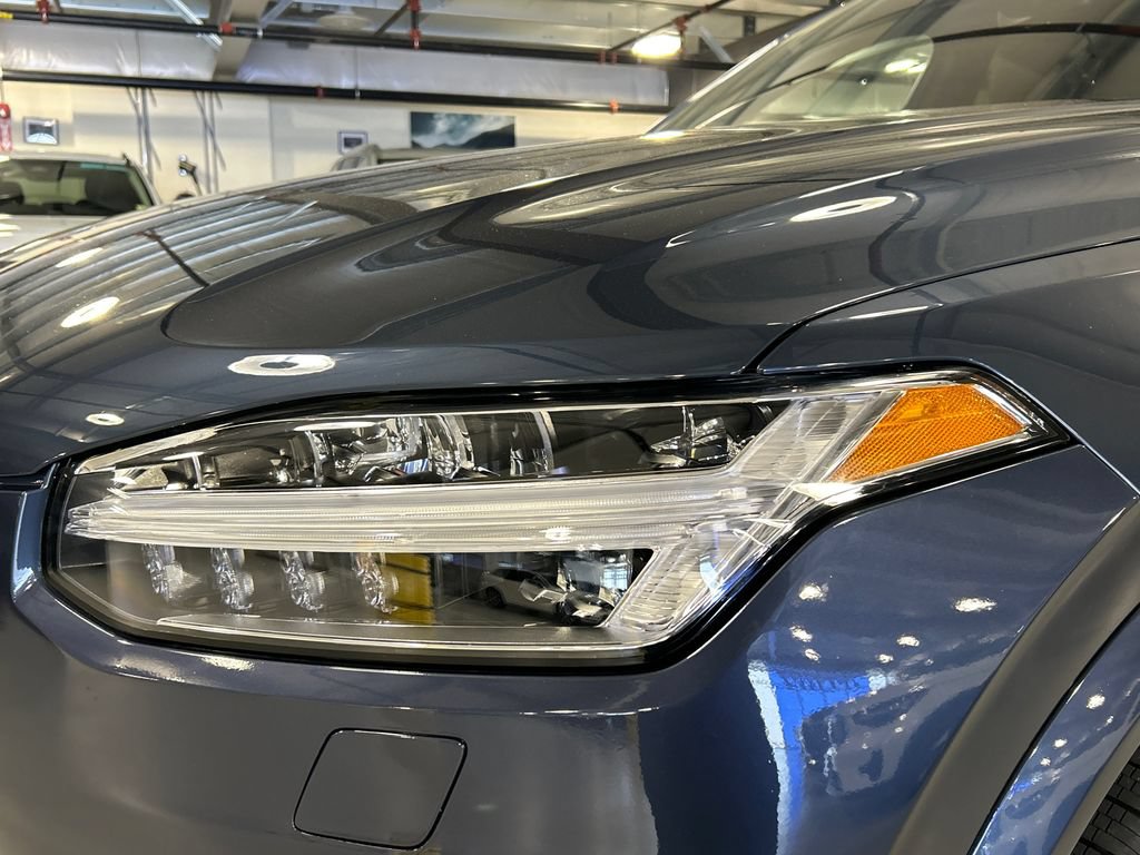 Certified 2023 Volvo XC90 T8 Plus w/ Protection Package AWD/4WD image 7