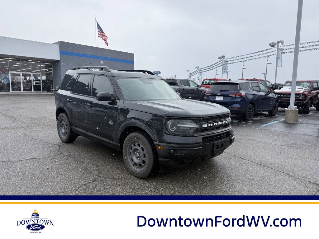 Used 2023 Ford Bronco Sport Outer Banks image 1