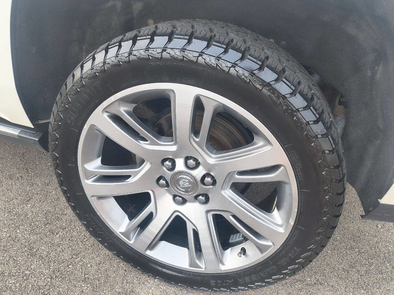 Used 2015 Cadillac Escalade Premium image 9