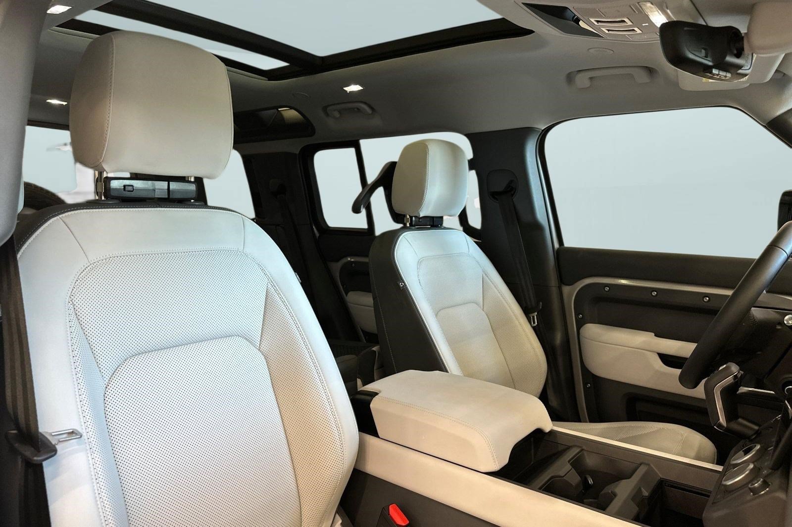 Certified 2026 Land Rover Defender 110 S AWD/4WD image 25