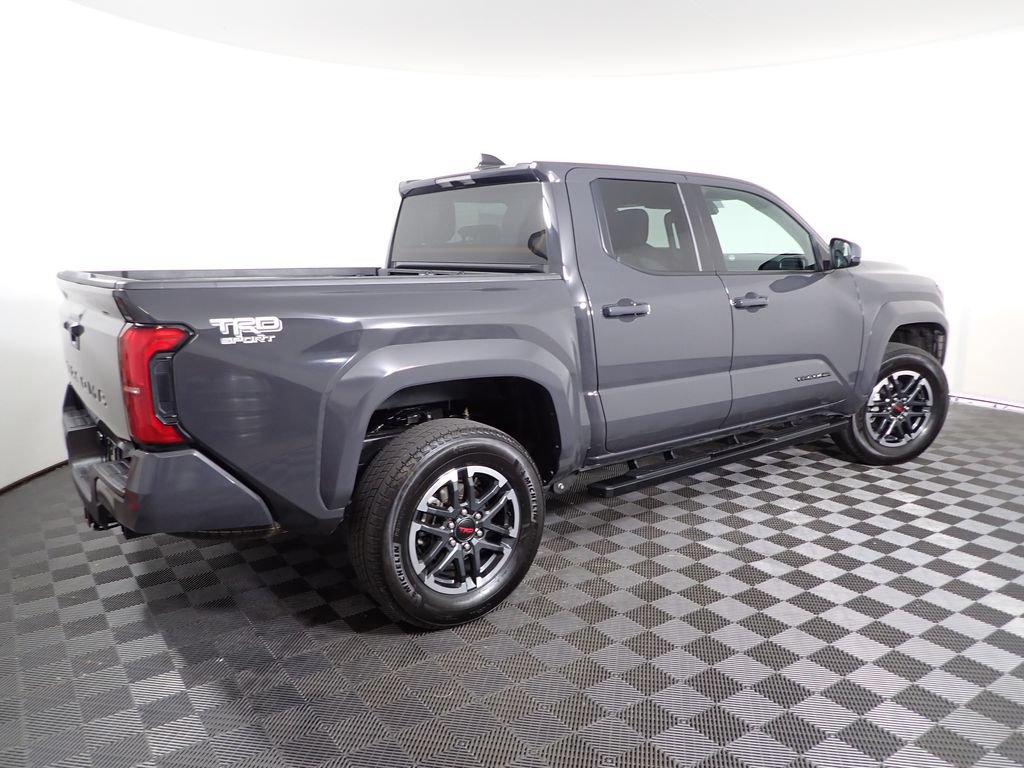 Used 2025 Toyota Tacoma TRD Sport AWD/4WD image 18