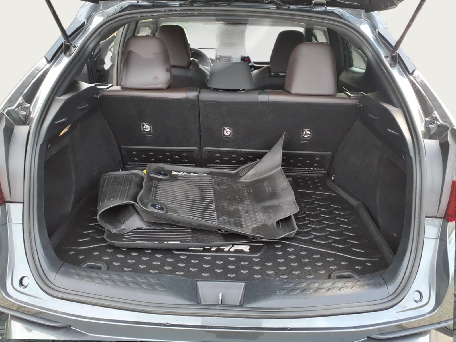 Used 2019 Toyota C-HR Limited FWD image 15