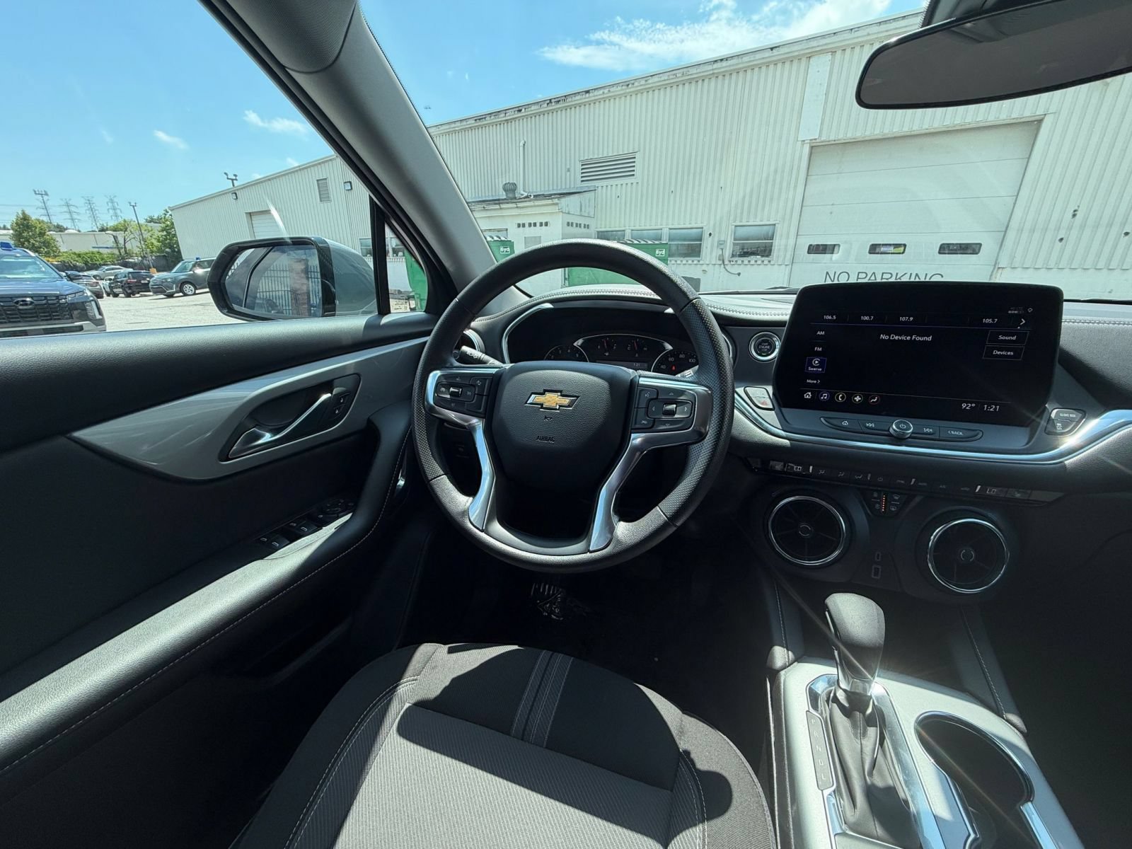 Used 2025 Chevrolet Blazer LT FWD image 37