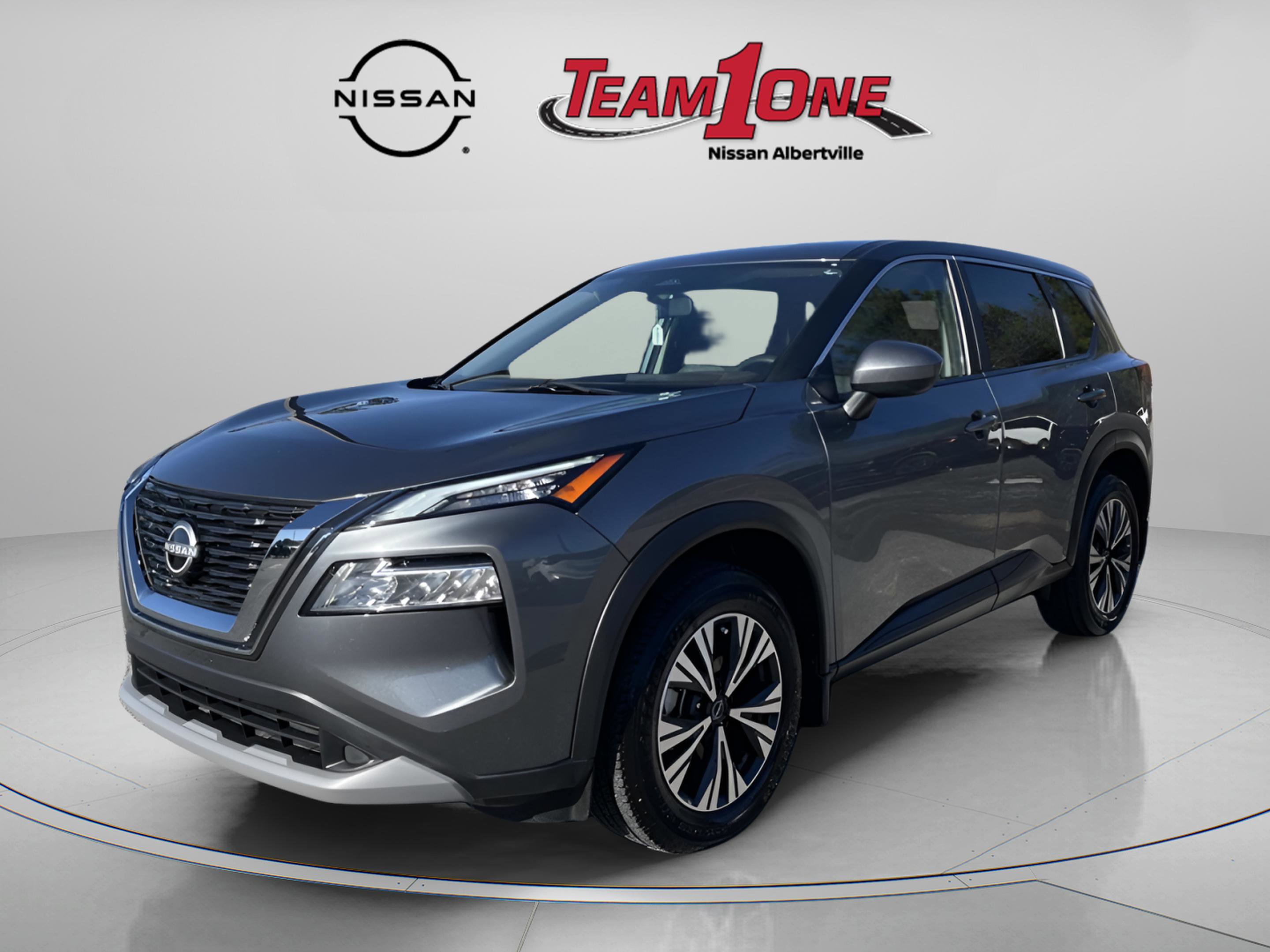 Used 2023 Nissan Rogue SV image 4