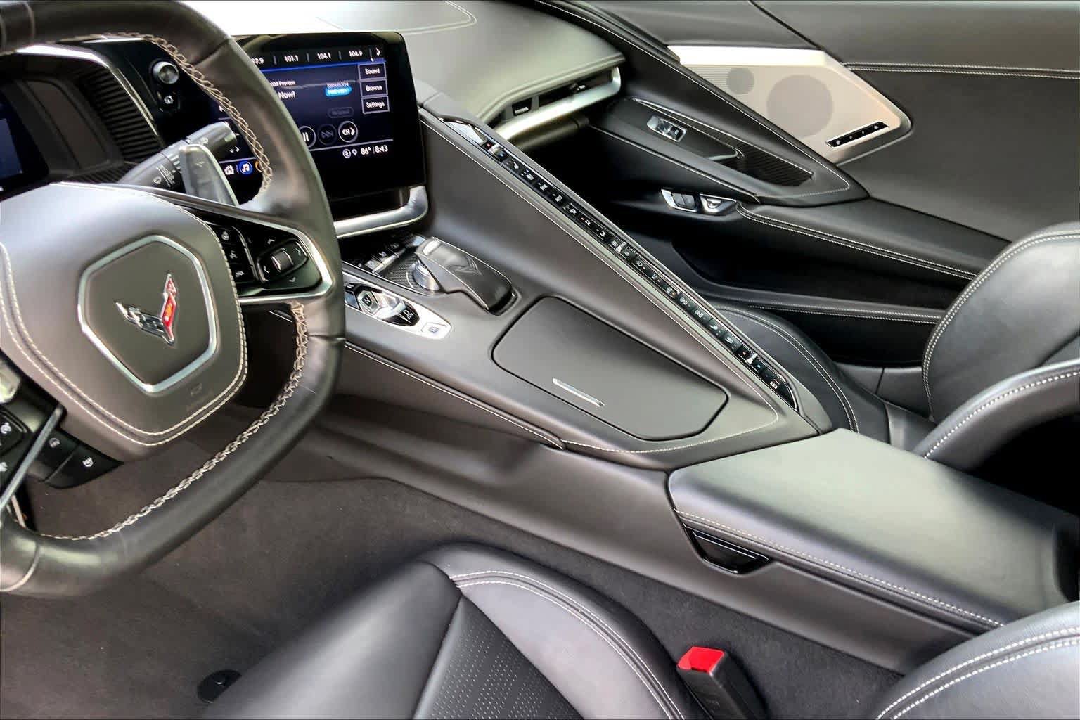 Used 2021 Chevrolet Corvette Stingray Premium Cpe w/ Z51 Performance Package RWD image 13