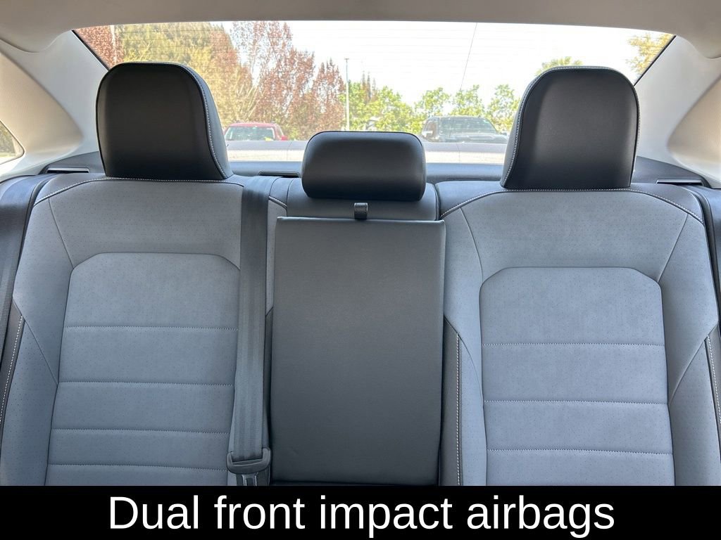 Used 2025 Volkswagen Jetta SE w/ Sunroof Package FWD image 13