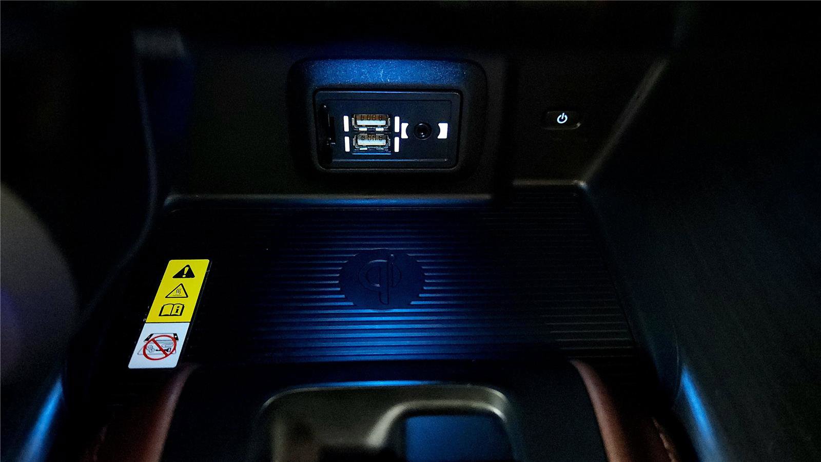 Used 2021 Toyota Venza Limited image 36