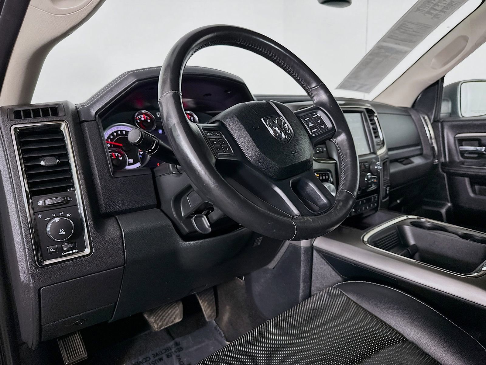 Used 2017 RAM 1500 Sport image 10