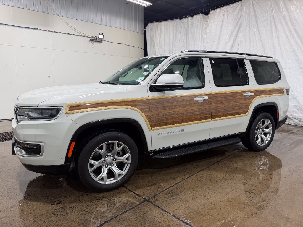 Used 2022 Jeep Wagoneer Series II w/ Rear Seat Video Group 1 AWD/4WD image 19