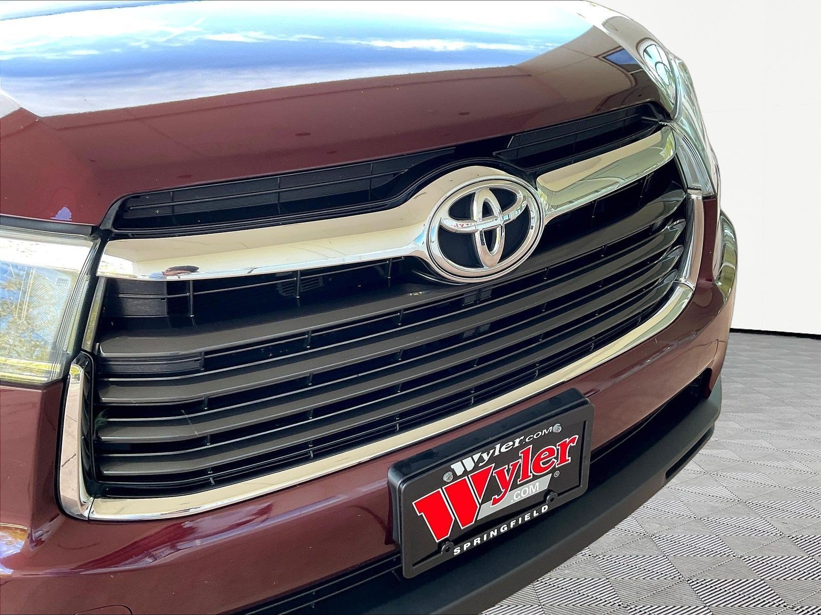 Used 2016 Toyota Highlander XLE AWD/4WD image 32