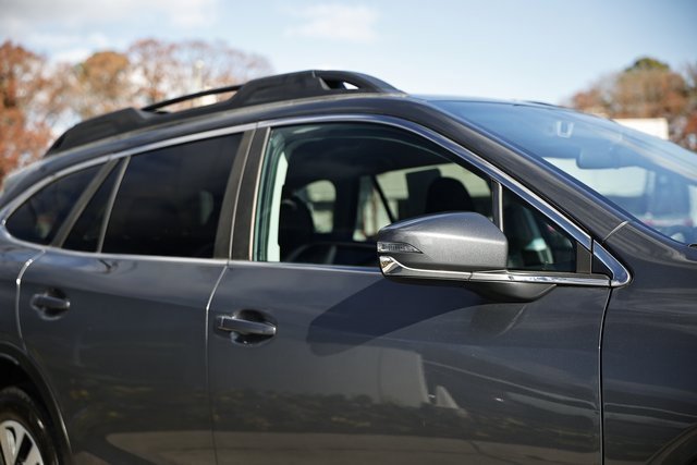 Used 2022 Subaru Outback Premium image 12