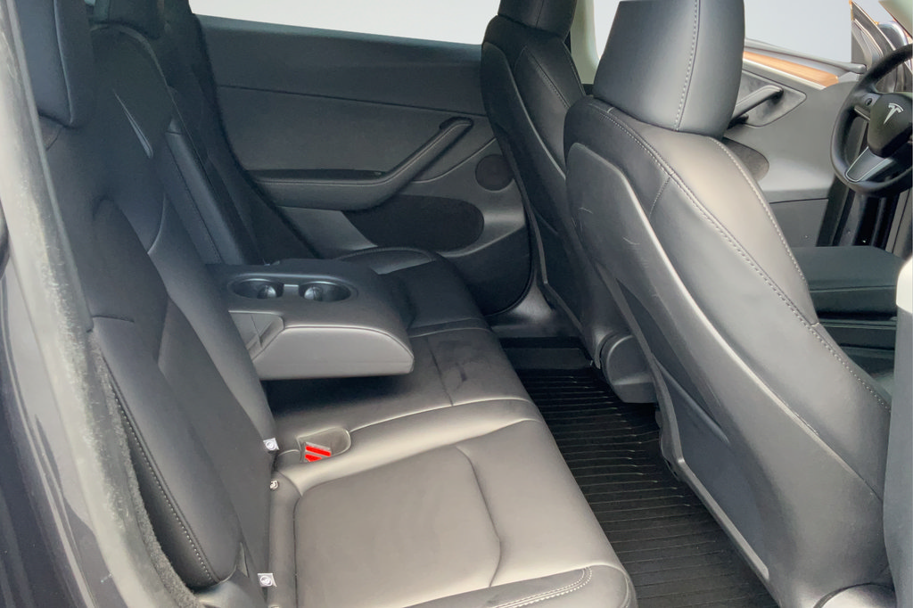 Used 2025 Tesla Model Y Performance AWD/4WD image 29