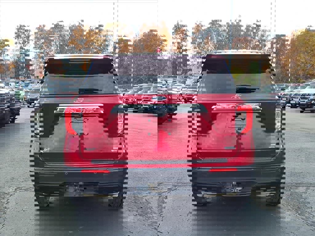 Used 2020 Ford Explorer XLT w/ Class III Trailer Tow Package image 6