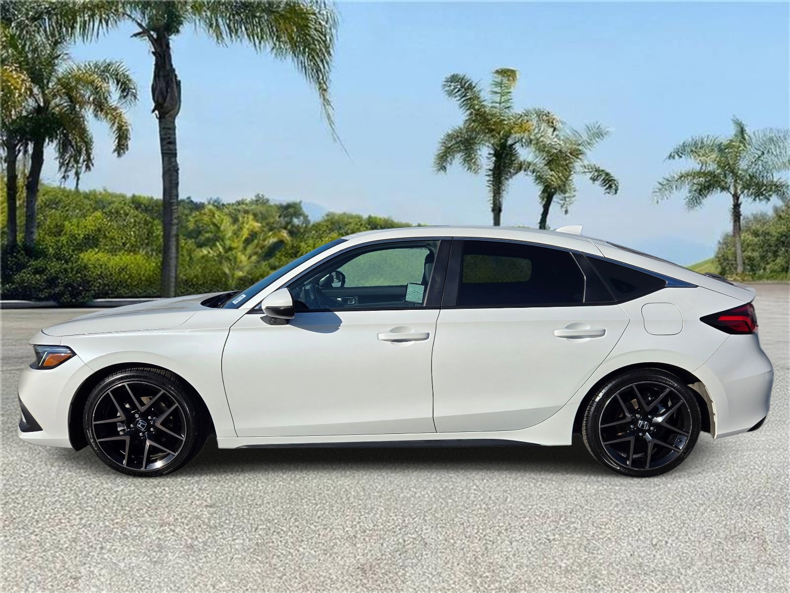 Used 2024 Honda Civic Sport Touring image 2