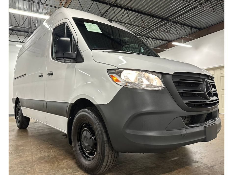 Used 2024 Mercedes-Benz Sprinter 2500 image 7