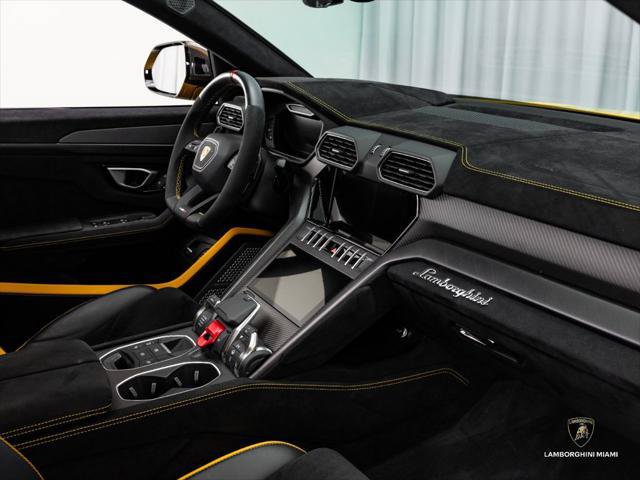 Used 2024 Lamborghini Urus Performante AWD/4WD image 50