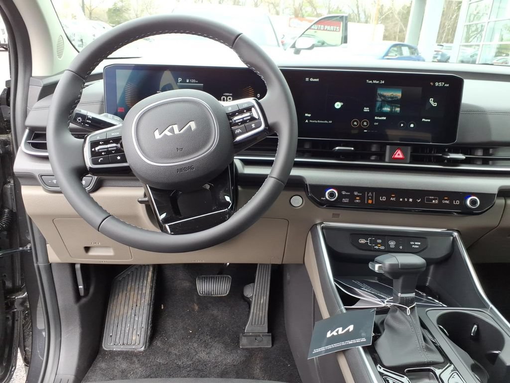 New 2026 Kia Carnival EX FWD image 12