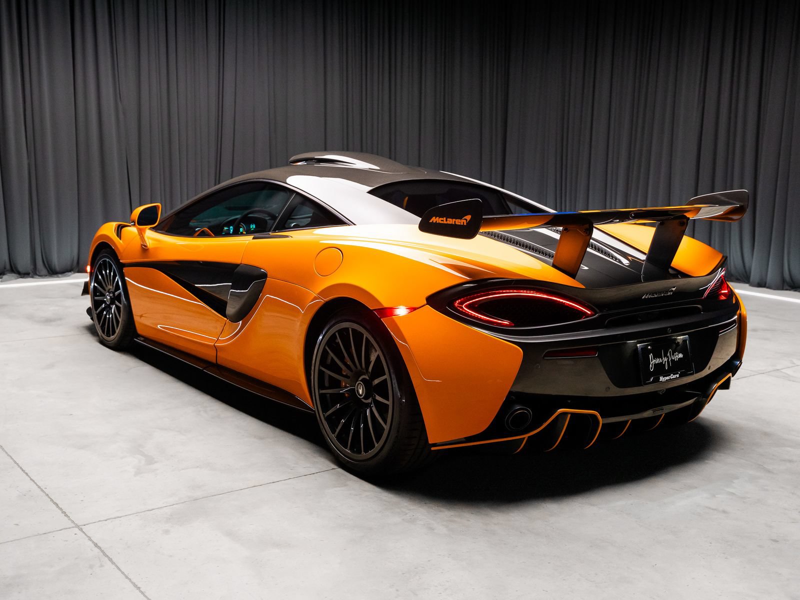Used 2020 McLaren 620R RWD image 6