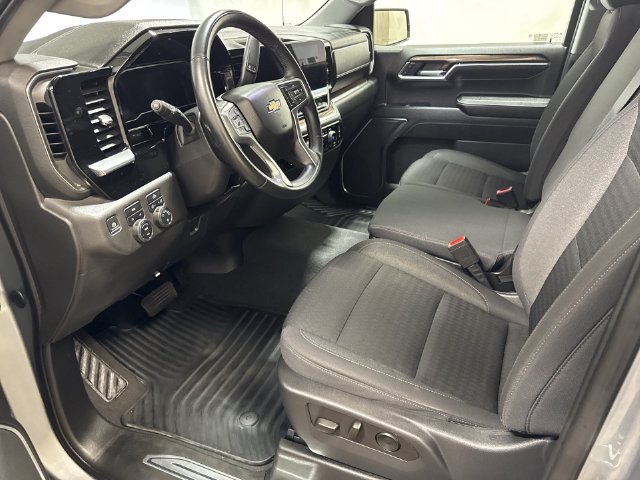 Used 2023 Chevrolet Silverado 1500 LT AWD/4WD image 11