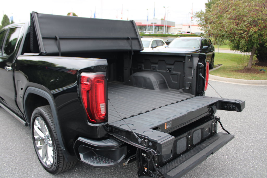 Used 2023 GMC Sierra 1500 Denali w/ Technology Package AWD/4WD image 17