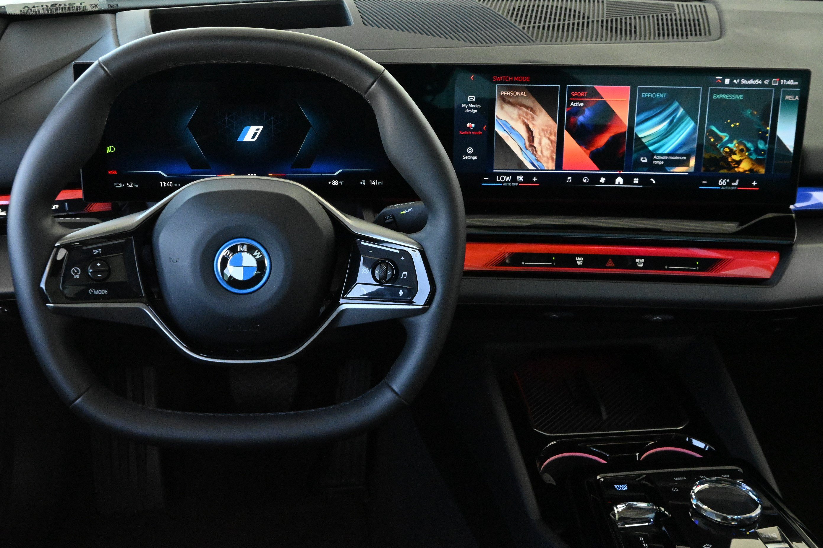 Used 2025 BMW i5 eDrive40i w/ Executive Package RWD image 16
