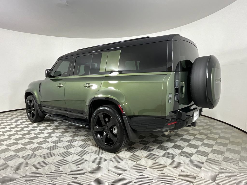 Used 2026 Land Rover Defender 130 X-Dynamic SE AWD/4WD image 3