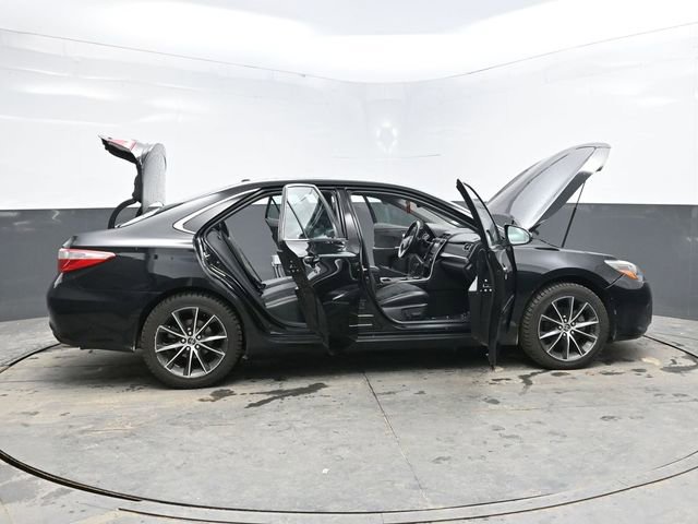 Used 2015 Toyota Camry XSE image 47