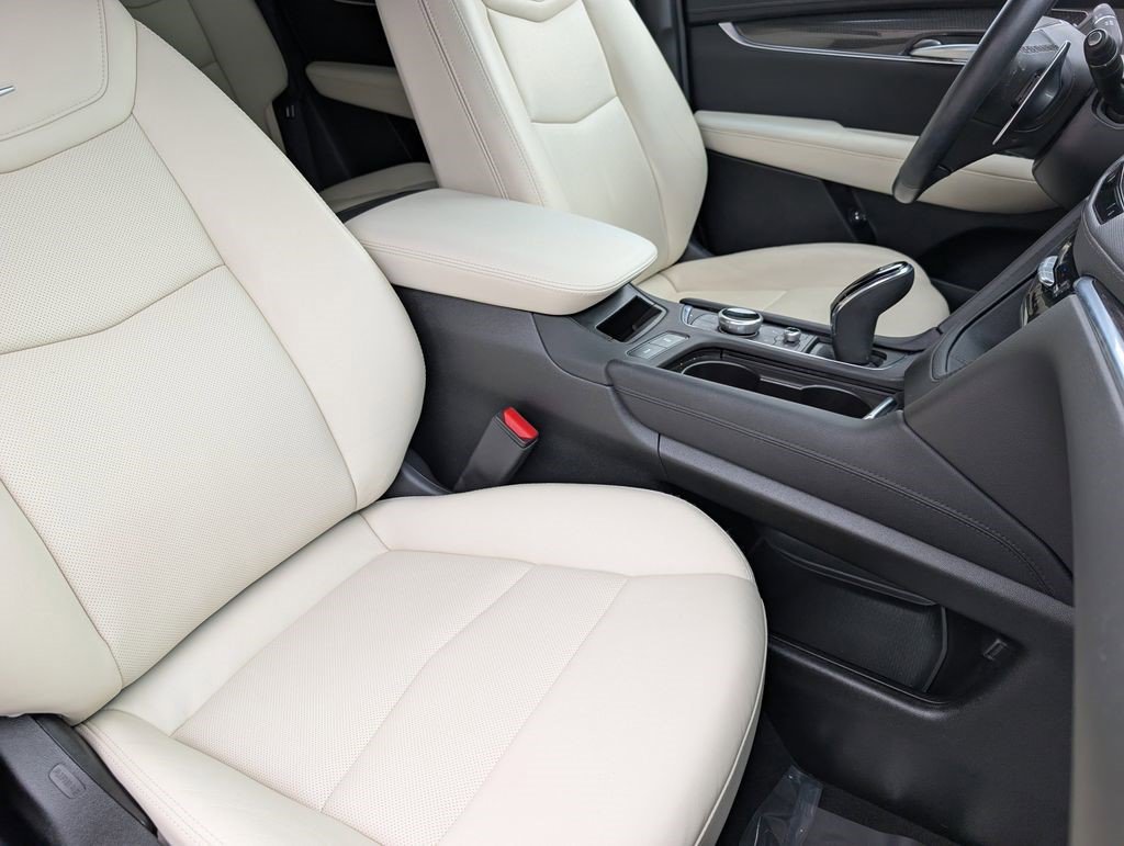 Certified 2025 Cadillac XT5 Sportv w/ Technology Package image 25