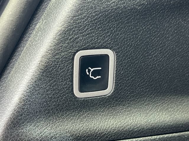Used 2025 Chrysler Pacifica Select FWD image 40