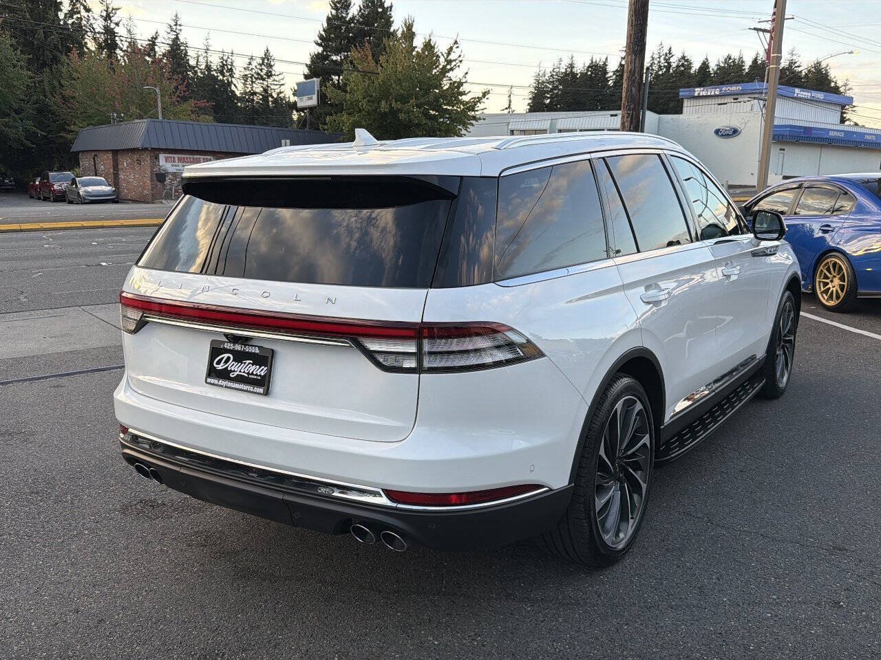 Used 2021 Lincoln Aviator Reserve w/ Equipment Group 201A AWD/4WD image 10