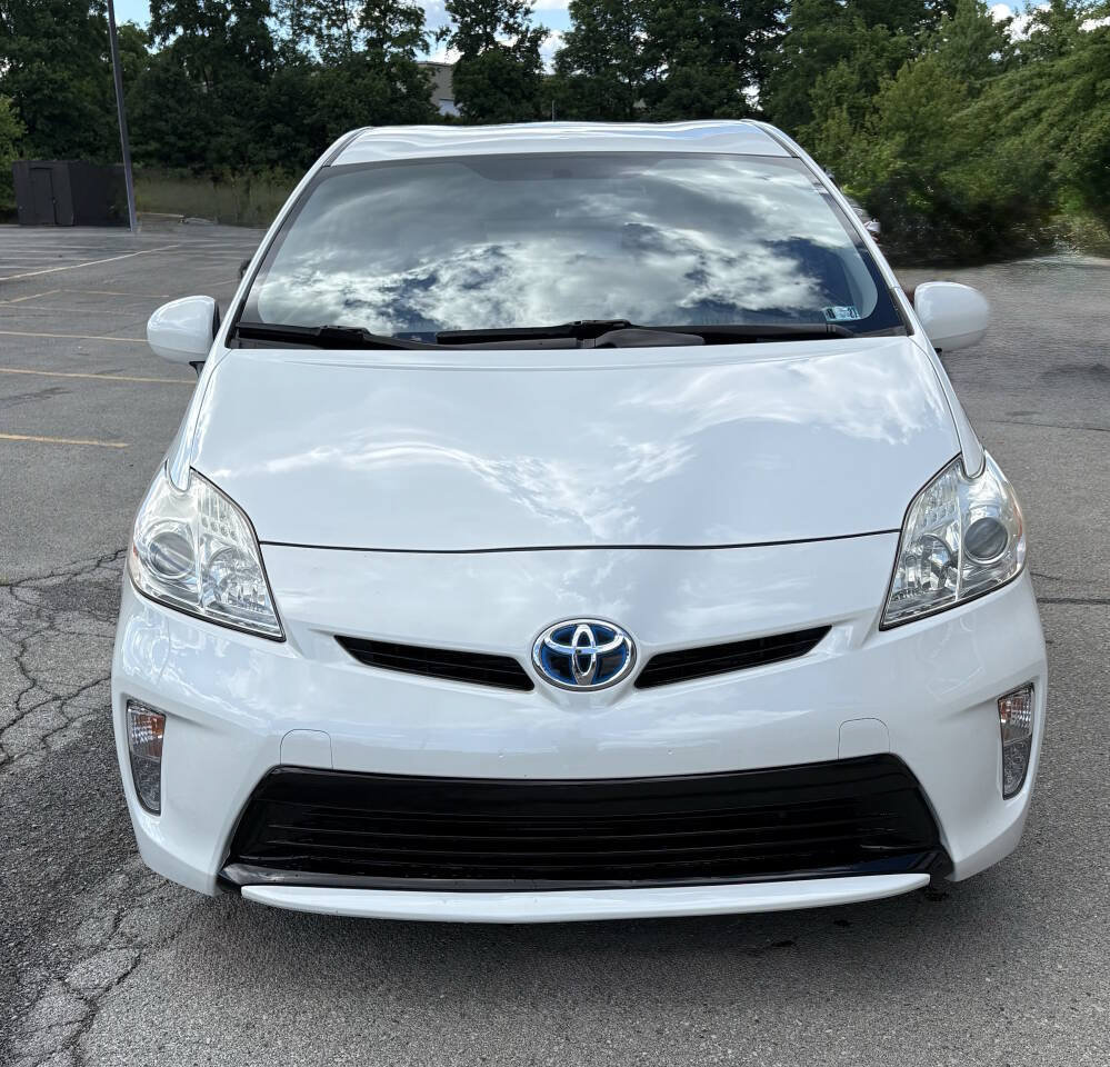 Used 2015 Toyota Prius Three FWD image 2