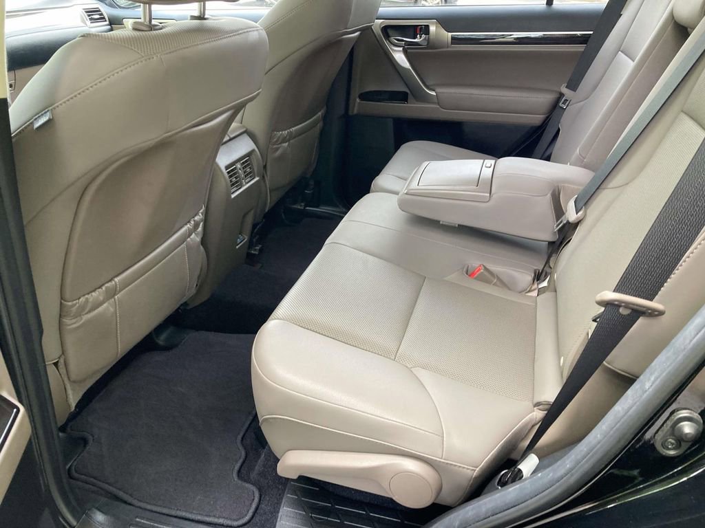 Used 2021 Lexus GX 460 w/ Accessory Package AWD/4WD image 9