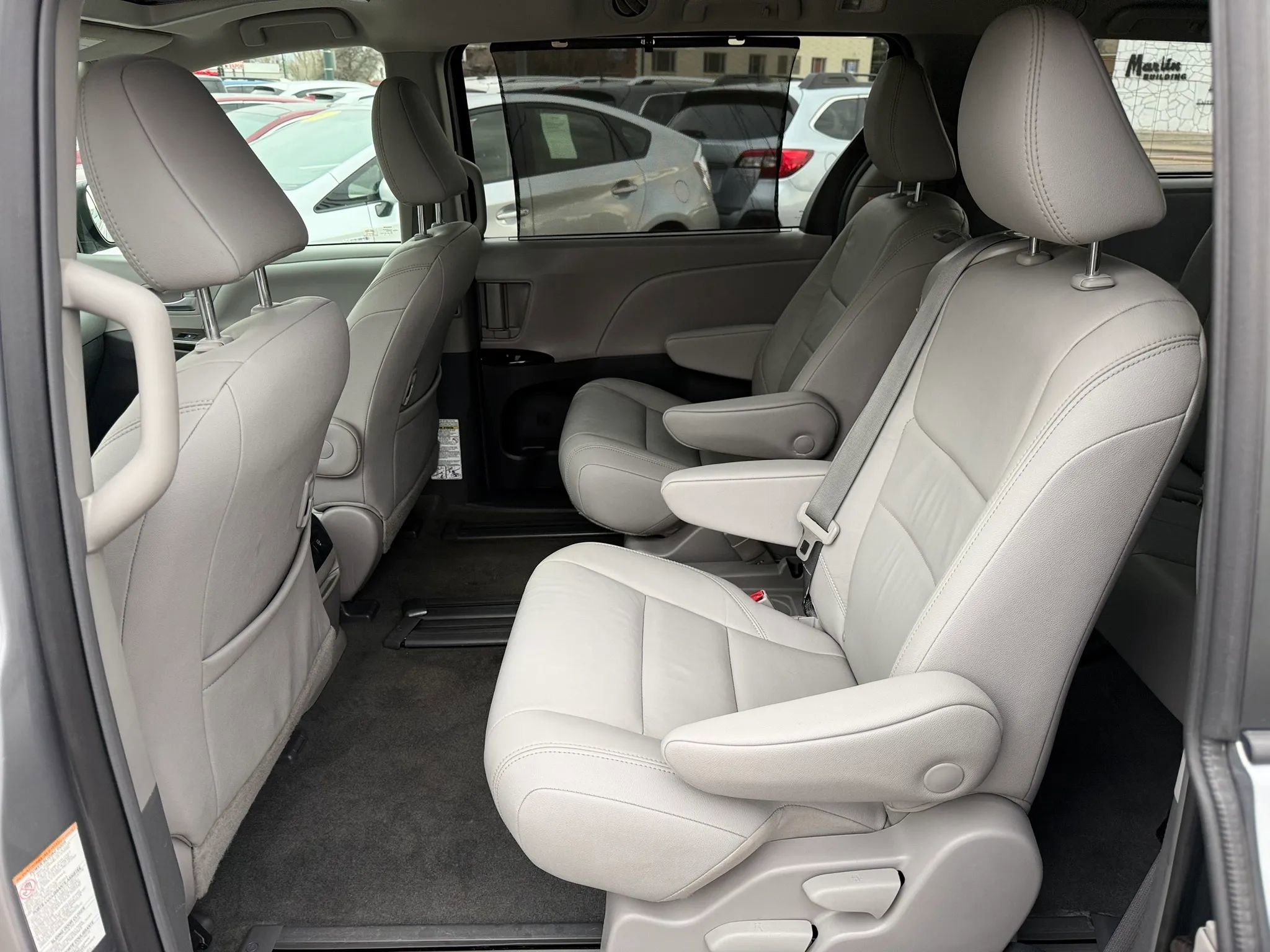 Used 2018 Toyota Sienna XLE w/ XLE Navigation Package FWD image 16