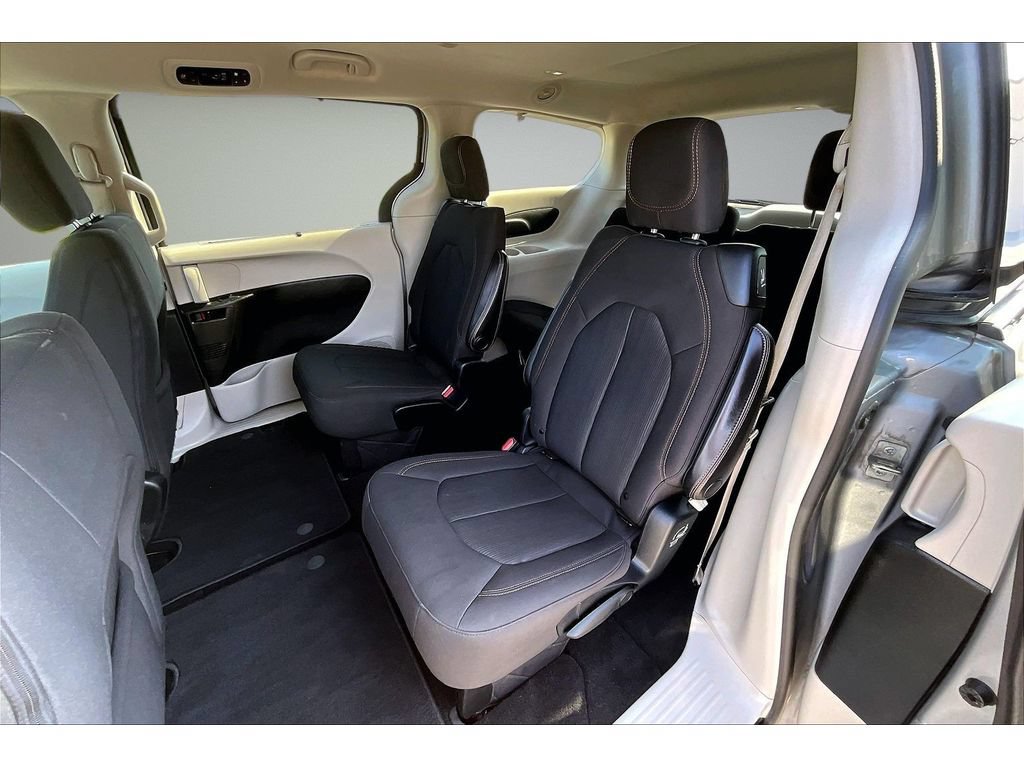 Certified 2019 Chrysler Pacifica Touring Plus FWD image 35