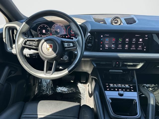 Used 2024 Porsche Cayenne Coupe AWD/4WD image 2